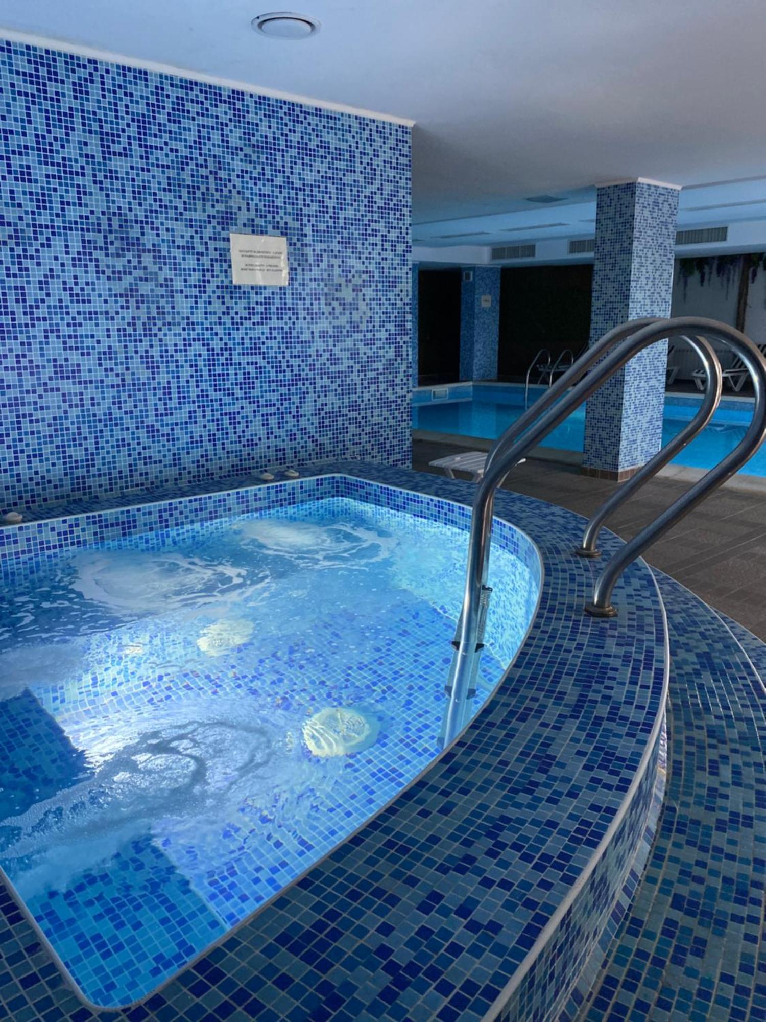 Complex Nero Aparthotel Pamporovo Exterior photo